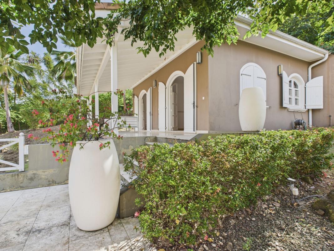 30 Location villa 10 personnes martinique bungalow  - vue extérieure